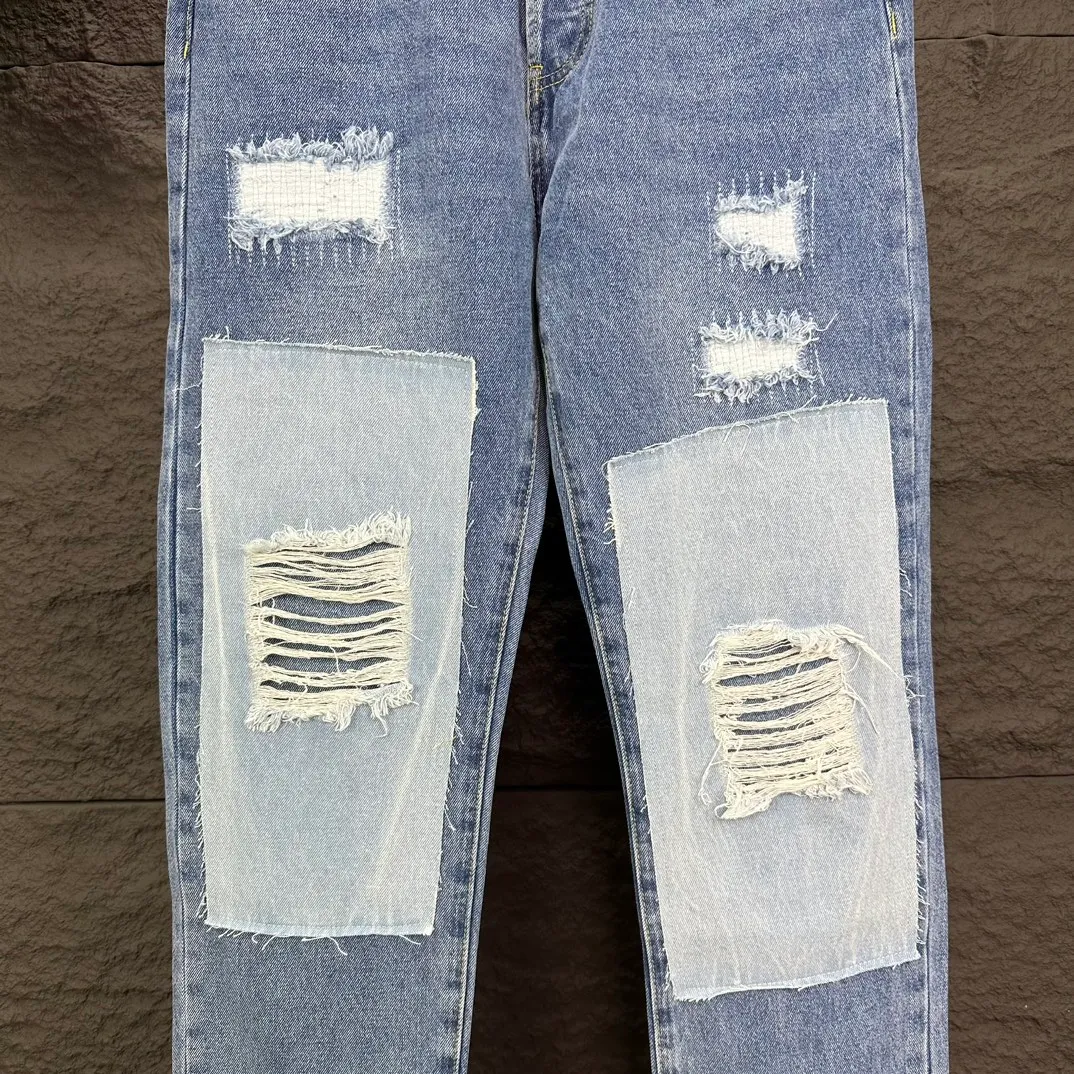 P310 GALLERY DEPT. 2025 new heavy-duty ripped patch washed jeans 🔥High version🔥High version🔥Top ceiling quality Styles with different washed textures are very friendly to people with thin legs and thick legs. The straight version is very flattering to the leg shape. Moderate length that never goes out of style, easy to match with casually, basic styling for various styles, a must-have in the wardrobe! The fabric is stiff but also makes the upper body soft without losing texture. The washing process is even more perfect. It is a must-have item for everyone! ! ! Washed wheat, tag, pants label, three labels complete Color: washed blue Size: 30, 31, 32, 33